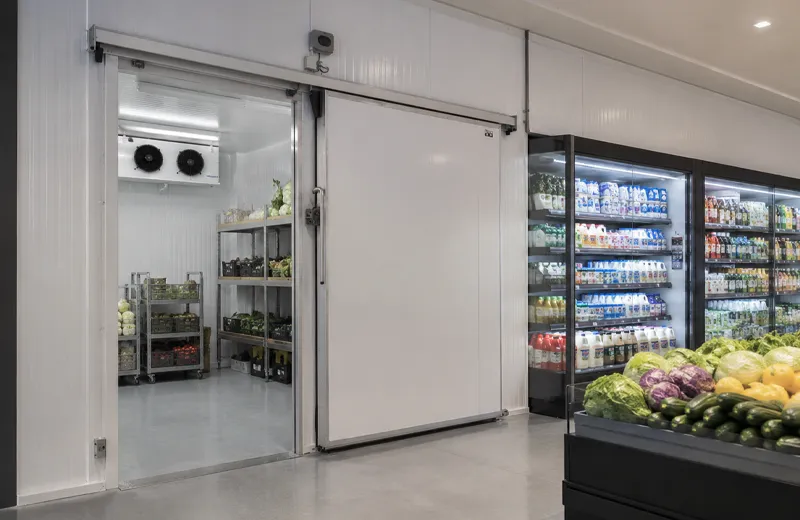 Supermercados y retail con panel aislado